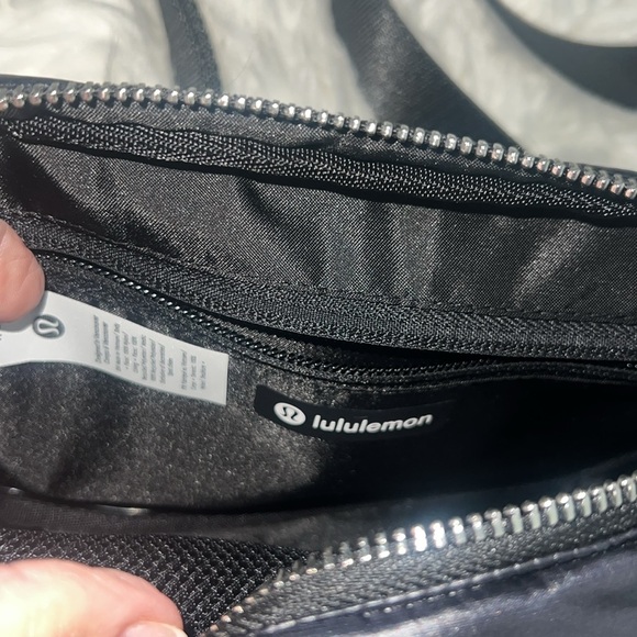 NWT Lululemon Everywhere Crossbody Bag 2L Wunder Puff - Picture 8 of 11